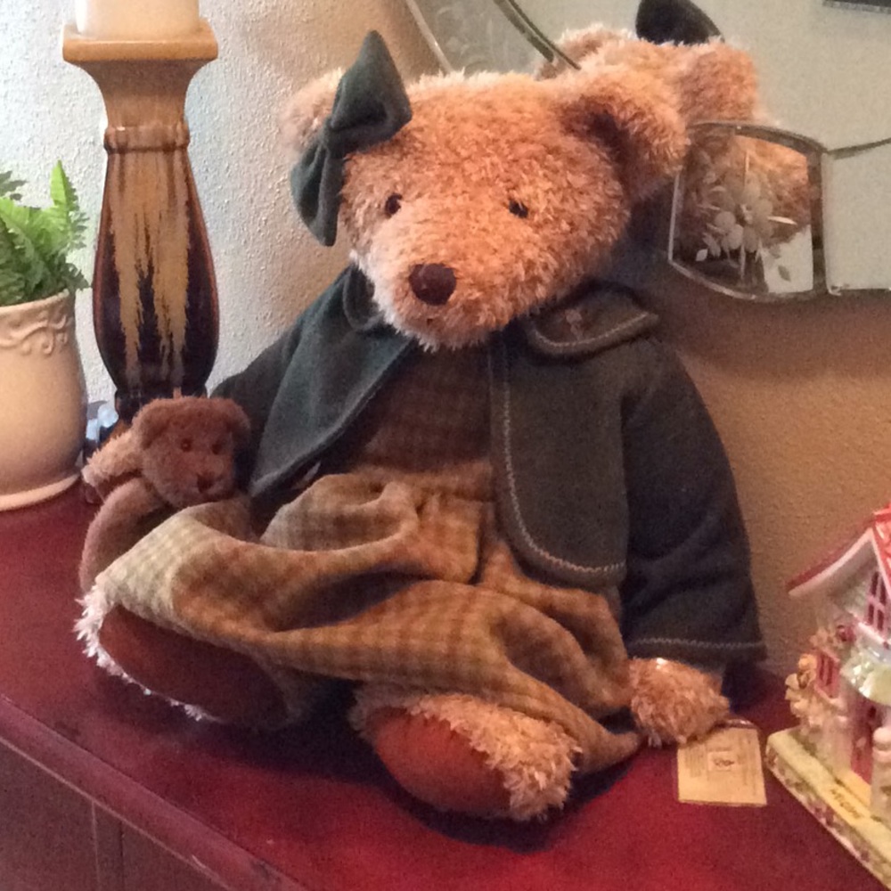 Limited Collection Bear, Lady Elspeth